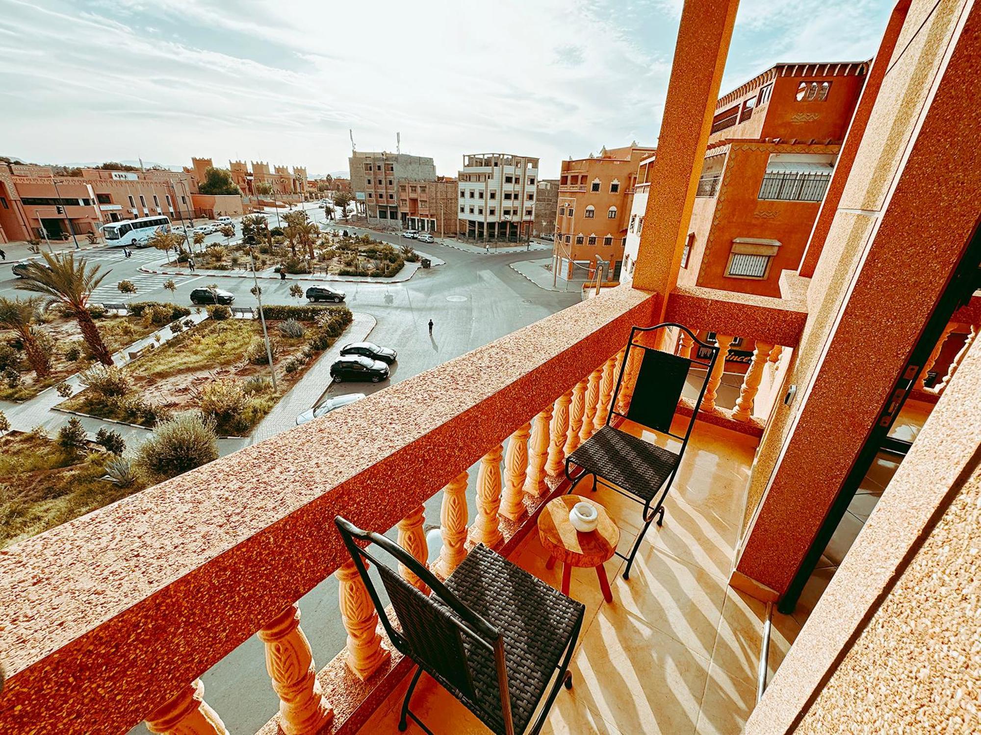 Chay - Appartements A Ouarzazate Esterno foto