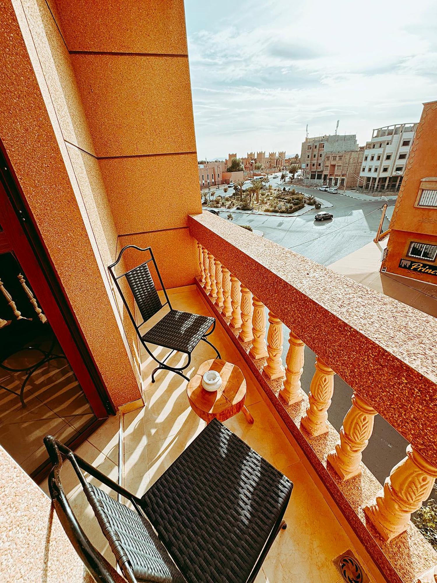 Chay - Appartements A Ouarzazate Esterno foto
