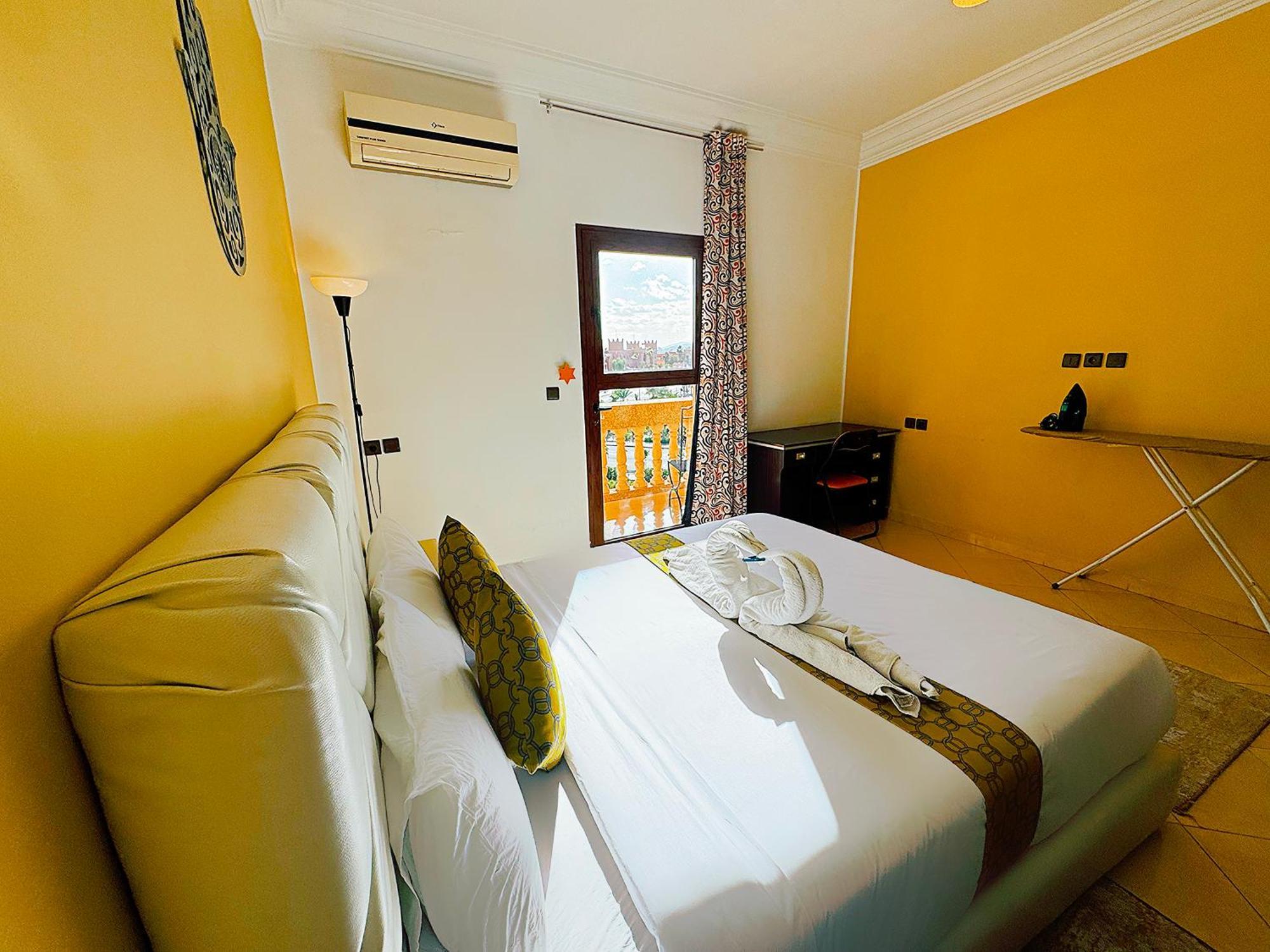 Chay - Appartements A Ouarzazate Esterno foto
