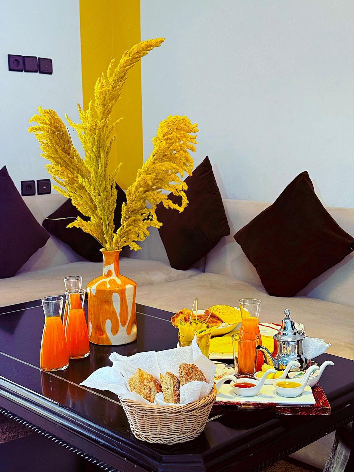 Chay - Appartements A Ouarzazate Esterno foto